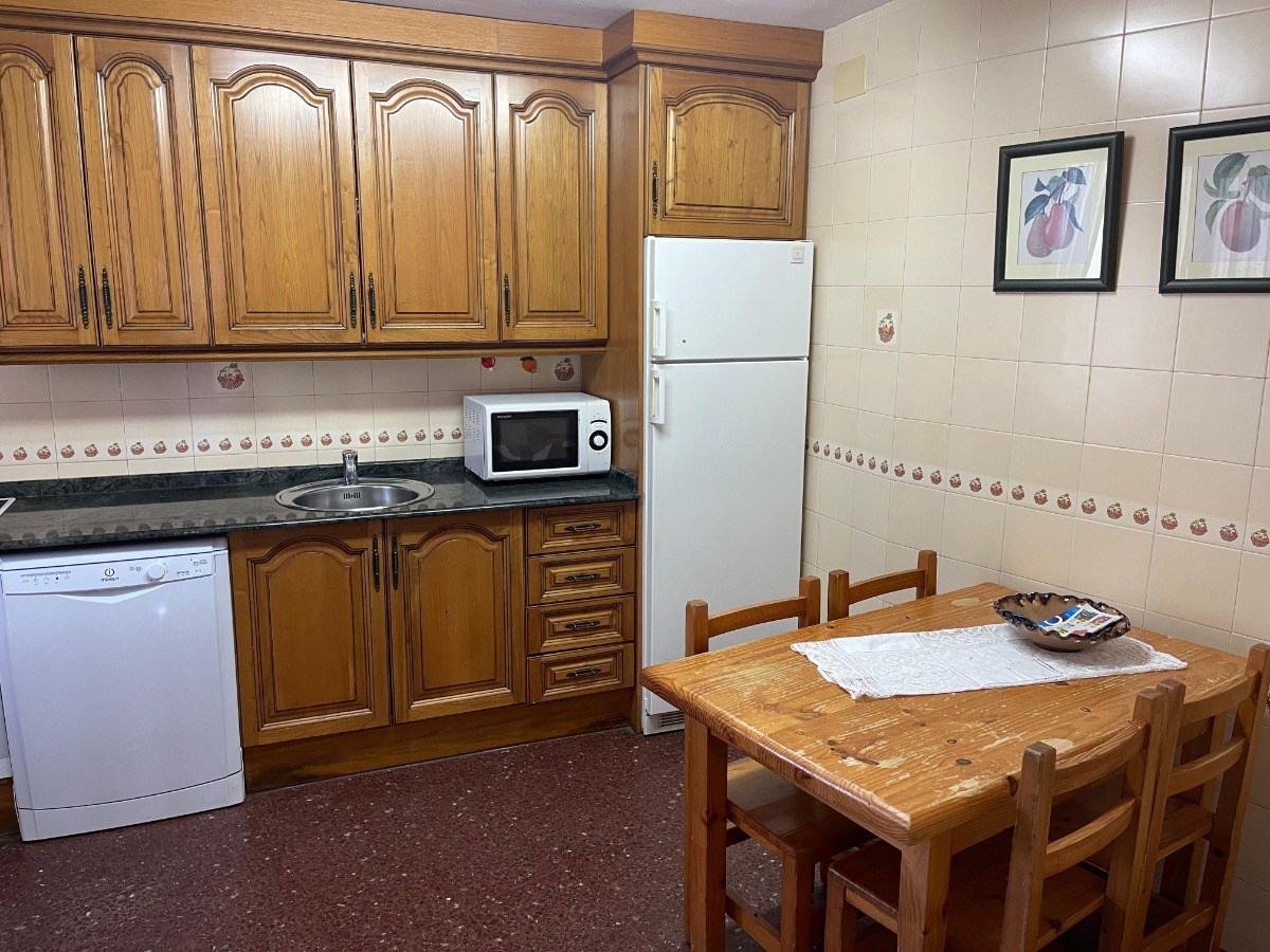 Imagen piso cuina 2.jpeg